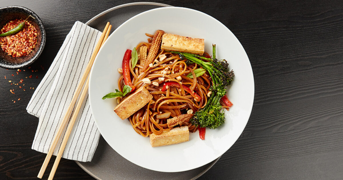 Drunken Noodles with Tofu and Vegetables Dreamfields Foods