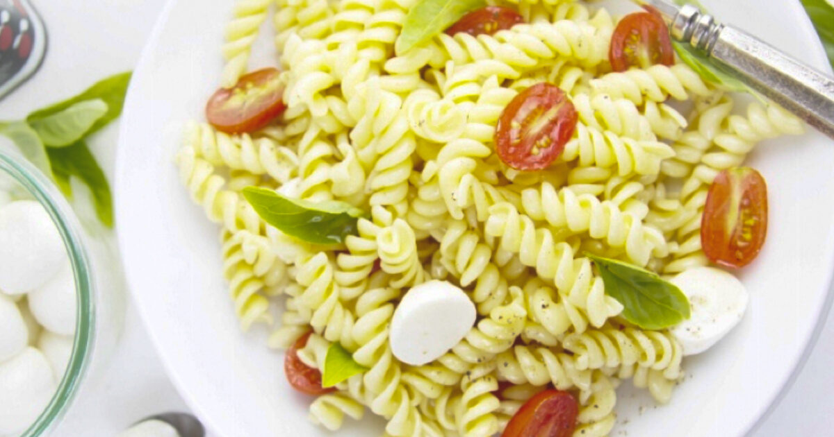 Spicy Caprese Pasta Salad Dreamfields Foods