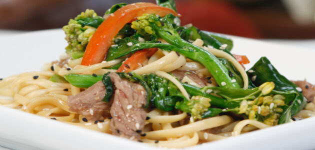 Stir-fry with Linguine, Beef and Vegetables - Dreamfields Foods